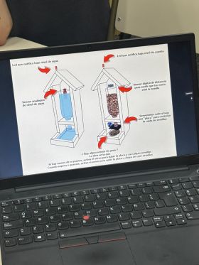 Grupo M4 AviFeeder Prototipo2.jpg