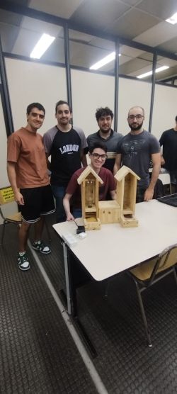 Grupo M4 AviFeeder Integrantes.jpg